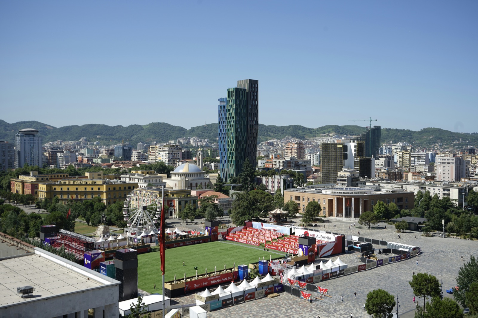 Skanderbeg-Platz im Zentrum von Tirana, Albanien