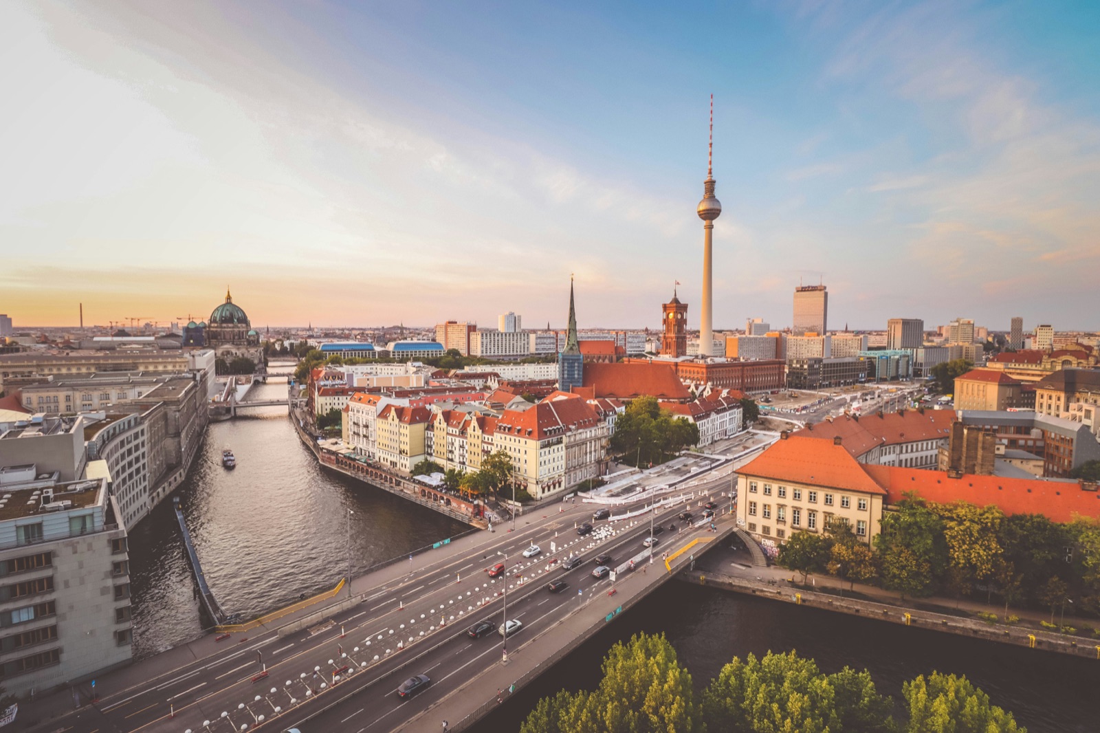 Berliner Skyline mit Fernsehturm, Deutschland