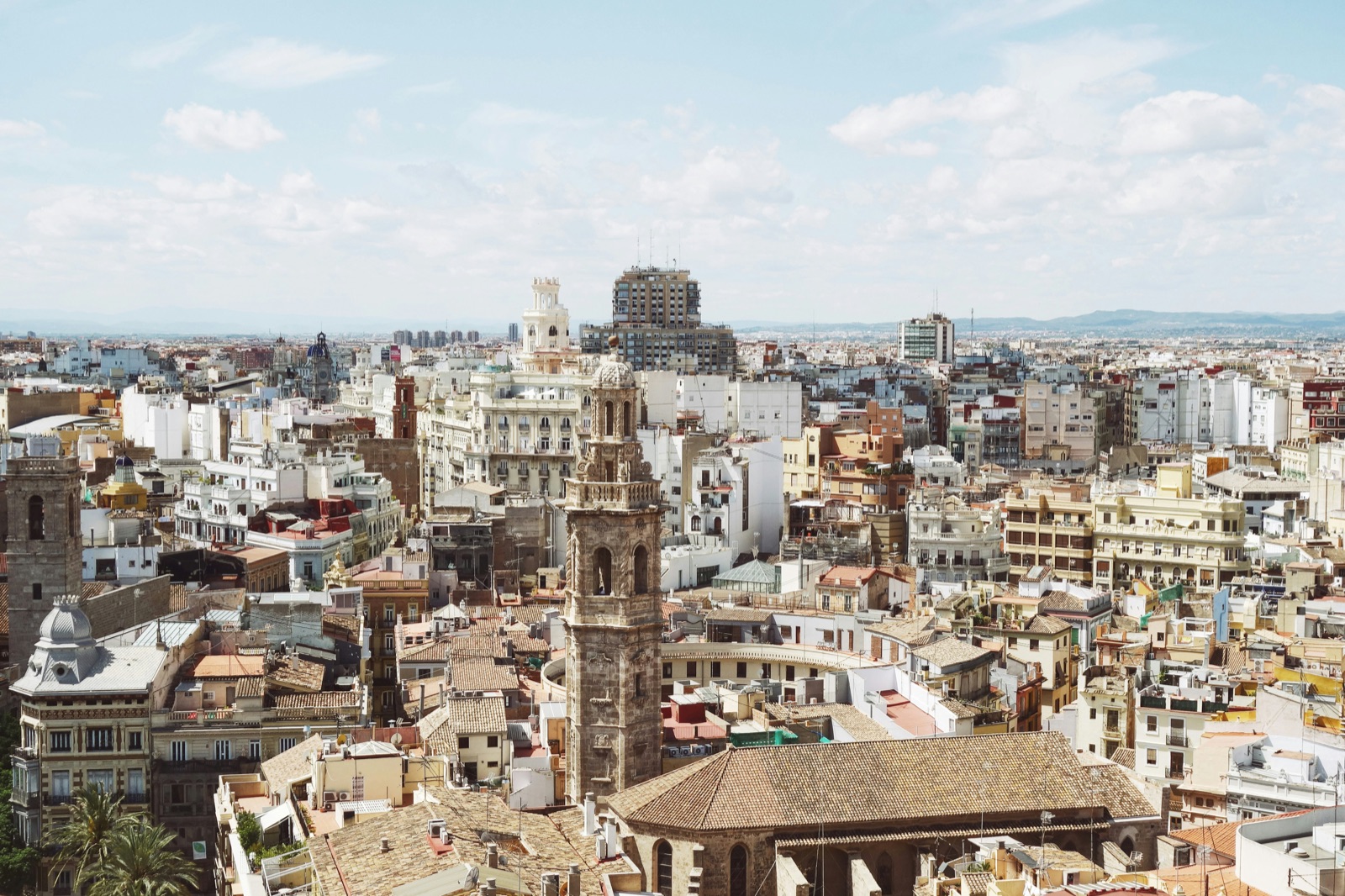 Stadt der Künste und Wissenschaften und Innenstadt von Valencia, Spanien