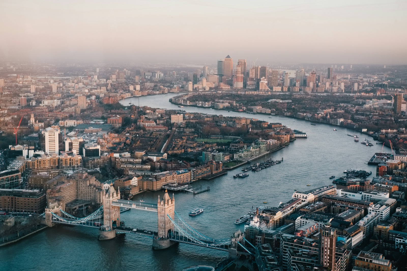 Tower Bridge und die Themse, London, Großbritannien